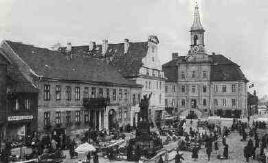 Schenkendorfplatz mit dem Denkmal des Dichters Max. von Schenkendorf